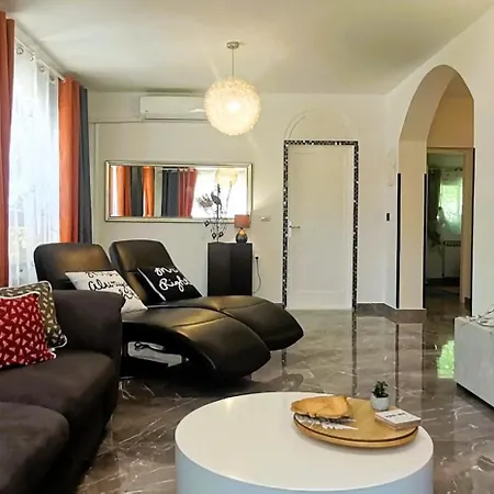 Bella Vista Berger Holiday home Kukci